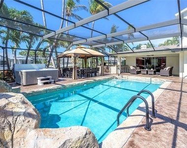 5208 Sw 8th Court - Photo Thumbnail 2