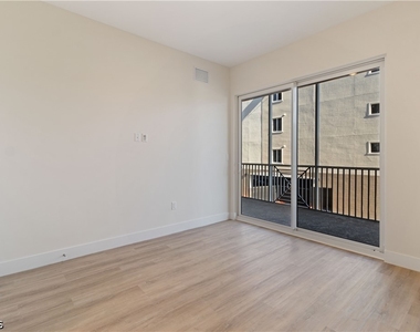 26600 Rosewood Pointe Drive - Photo Thumbnail 9