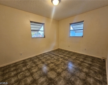 423 Morgan Circle S - Photo Thumbnail 21