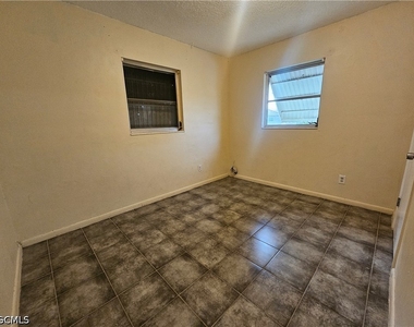423 Morgan Circle S - Photo Thumbnail 20