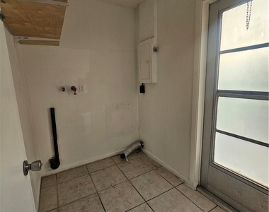 423 Morgan Circle S - Photo Thumbnail 10