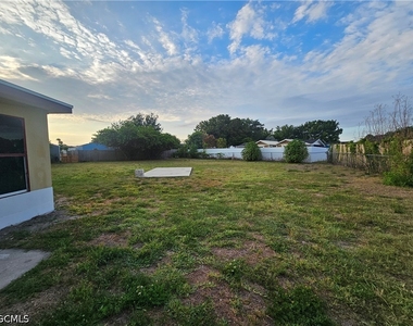 423 Morgan Circle S - Photo Thumbnail 24