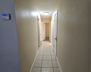 423 Morgan Circle S - Photo Thumbnail 15