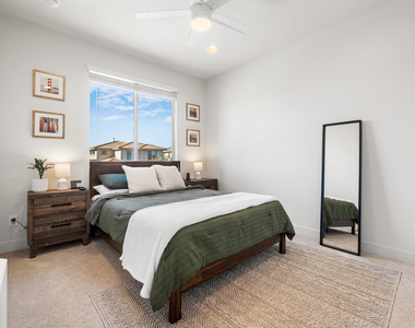 21927 N 31st Place - Photo Thumbnail 13
