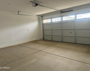 2890 E Frontiersman Lane - Photo Thumbnail 13
