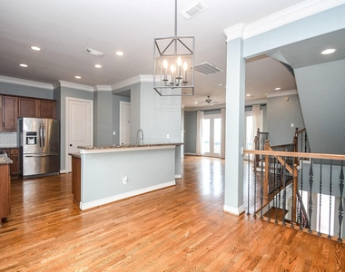 2222 Hilshire Lake Drive - Photo Thumbnail 11