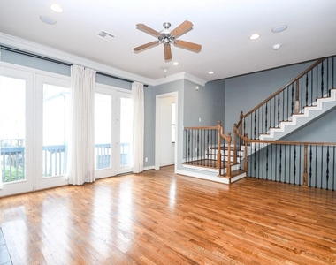 2222 Hilshire Lake Drive - Photo Thumbnail 8