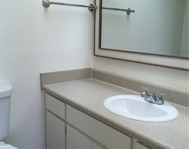 5019 Sw 16th Place - Photo Thumbnail 5