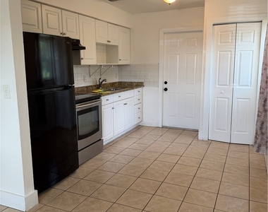 2804 River Ridge Boulevard - Photo Thumbnail 6