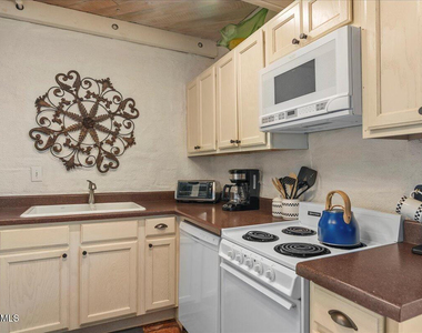 6840 E 2nd Street - Photo Thumbnail 10