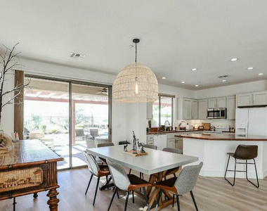2423 W Shadow Glen Court - Photo Thumbnail 3