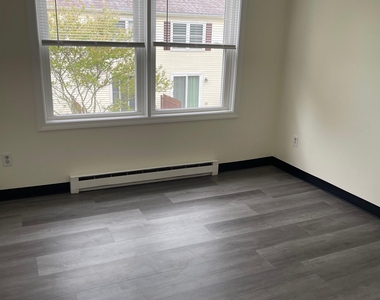 796 Court - Photo Thumbnail 11