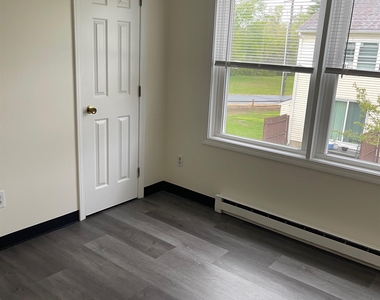 796 Court - Photo Thumbnail 12