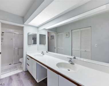 822 Gulf Pavillion Drive - Photo Thumbnail 10