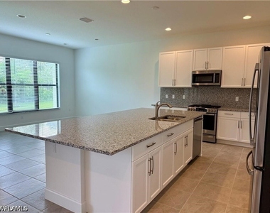 20884 Thistle Leaf Lane - Photo Thumbnail 2
