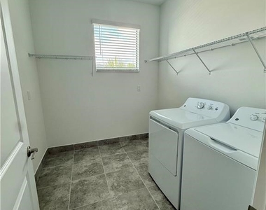 20884 Thistle Leaf Lane - Photo Thumbnail 6