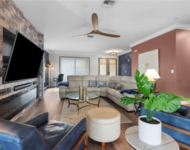 4235 Se 20th Place - Photo Thumbnail 4