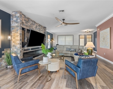 4235 Se 20th Place - Photo Thumbnail 3