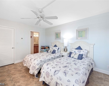 3443 Gulf Shore Boulevard N - Photo Thumbnail 21