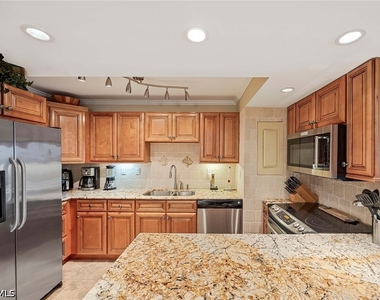 3443 Gulf Shore Boulevard N - Photo Thumbnail 12