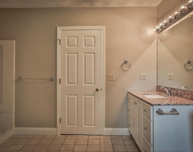 28 Newton - Photo Thumbnail 22