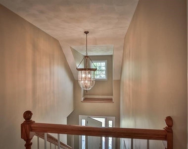 28 Newton - Photo Thumbnail 24