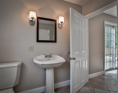 28 Newton - Photo Thumbnail 15