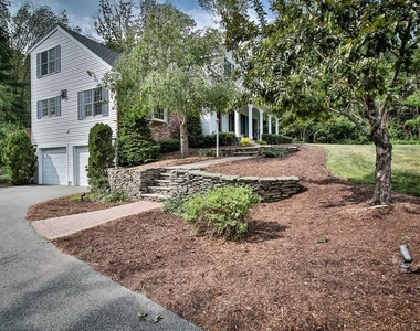 28 Newton - Photo Thumbnail 1