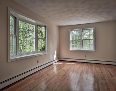 28 Newton - Photo Thumbnail 16