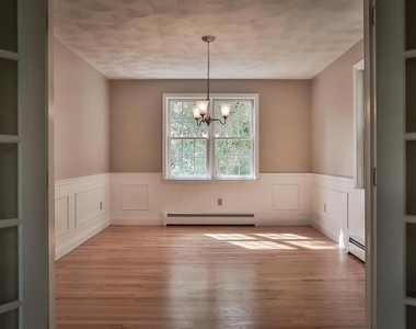 28 Newton - Photo Thumbnail 6