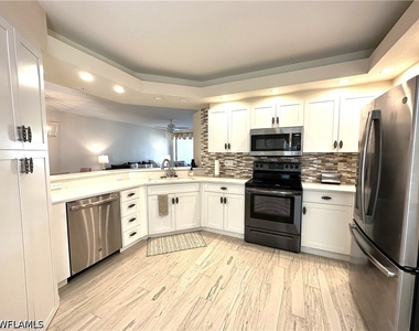 6816 Satinleaf Road S - Photo Thumbnail 4