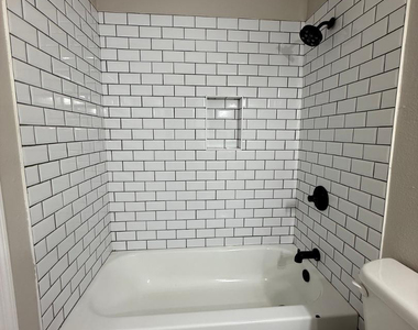3302 W Loma Lane - Photo Thumbnail 10
