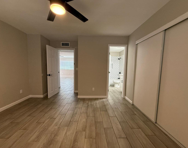 3302 W Loma Lane - Photo Thumbnail 8