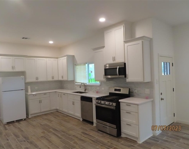 403 Highridge Street - Photo Thumbnail 7