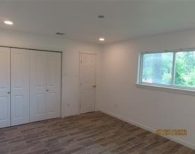 403 Highridge Street - Photo Thumbnail 9