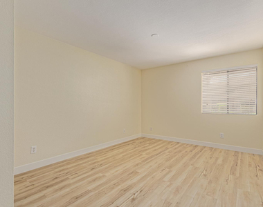 5995 N 78th Street - Photo Thumbnail 21