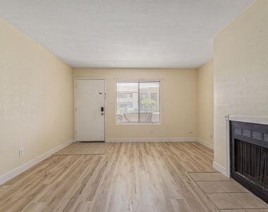5995 N 78th Street - Photo Thumbnail 9