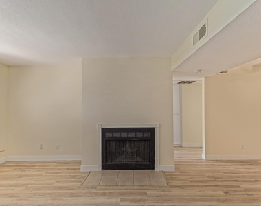 5995 N 78th Street - Photo Thumbnail 15