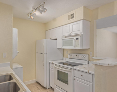 5995 N 78th Street - Photo Thumbnail 4