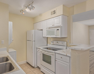 5995 N 78th Street - Photo Thumbnail 5