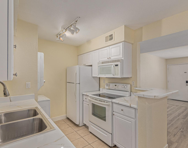 5995 N 78th Street - Photo Thumbnail 7
