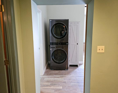 1422 E Edgemont Avenue - Photo Thumbnail 1