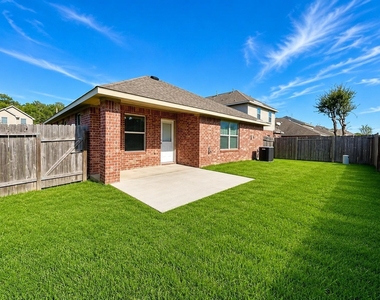 10426 Whisper Bluff Drive - Photo Thumbnail 17