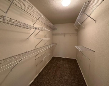 10426 Whisper Bluff Drive - Photo Thumbnail 12