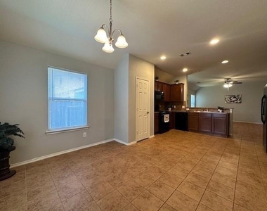 10426 Whisper Bluff Drive - Photo Thumbnail 7