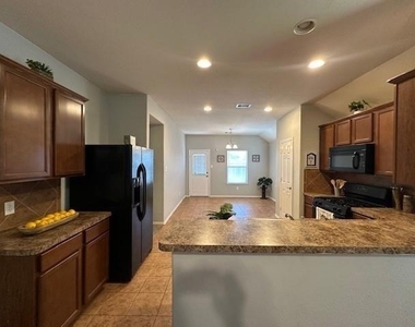10426 Whisper Bluff Drive - Photo Thumbnail 4
