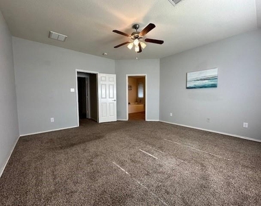 10426 Whisper Bluff Drive - Photo Thumbnail 8