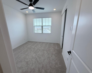 24172 W Raymond Street - Photo Thumbnail 45