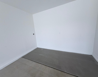 24172 W Raymond Street - Photo Thumbnail 19