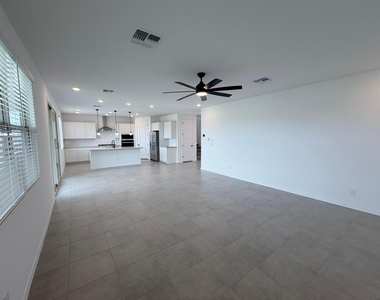 24172 W Raymond Street - Photo Thumbnail 7